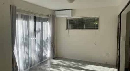 Charming 1BR Flat in Okura/Long Bay - Photo 3