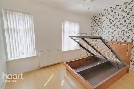 3 bedroom terraced house to rent - Photo 3