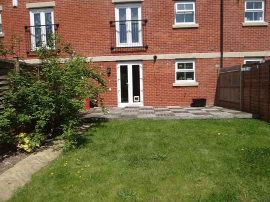 1 bedroom in a house share to rent - Photo 1