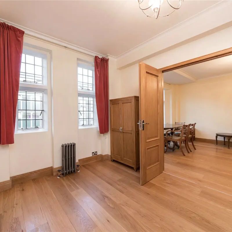 3 bedroom flat in Grenville Street - Photo 1