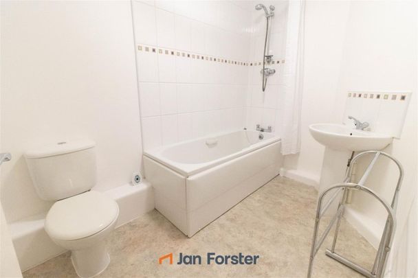 2 Bedroom House - Photo 1