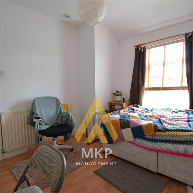 4 bedroom terraced house to rent - Photo 1