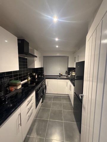 2 Bed Maisonette, Birmingham, B8 - Photo 3