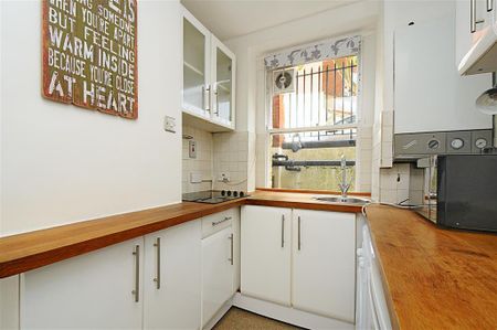 Dewsbury Court - Photo 4