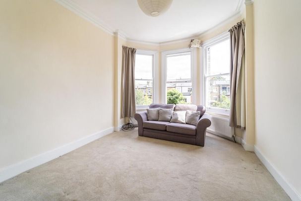 4 bedroom flat to rent - Photo 1