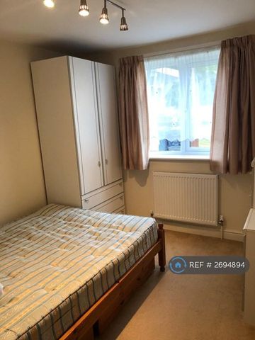 1 bedroom flat to rent - Photo 4