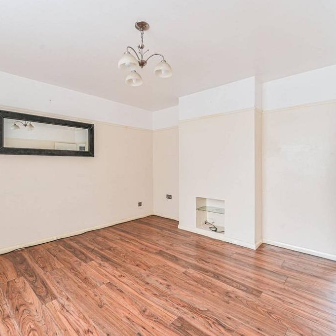 3 bedroom end of terrace house to rent - Photo 1