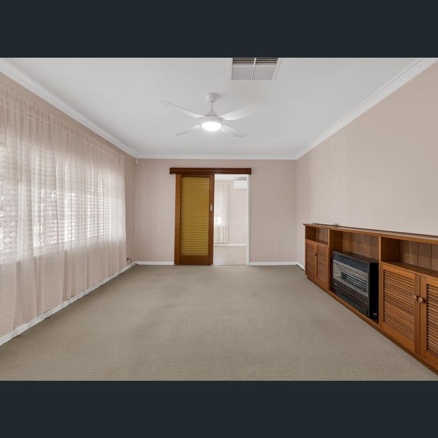2 Rhus Avenue, Parafield Gardens, SA 5107 - Photo 1