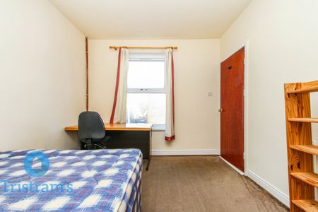 4 bed Semi-Detached House for Rent - Photo 5