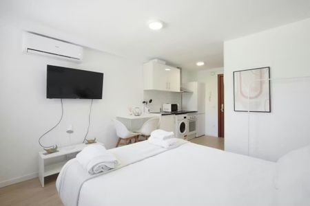 Pasaje Virgen de la Alegría, Madrid, Community of Madrid 28027 - Photo 3