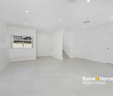 Brand New Three-Bedroom Townhouse in Boutique Complex - Photo 3