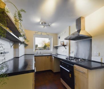 2 bedroom terraced house to rent - Photo 3