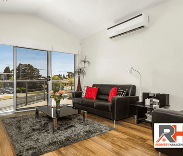 Modern Townhouse Moments From The Beach - Photo 2