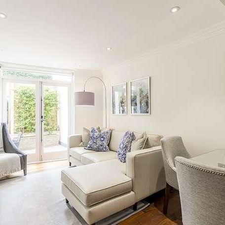 Kensington Gardens Square, Bayswater, London, W2 - Photo 1