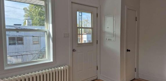 3 1/2 semi meubler - Photo 2