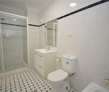 Spacious 2 Bedroom Unit! - Photo 1