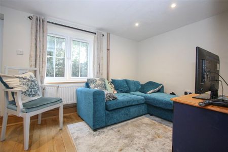 3 bedroom detached house to rent - Photo 2