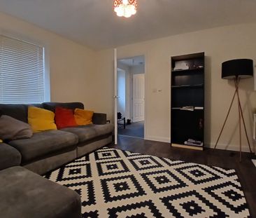 4 bed semi-detached house to rent in Viola Close, Norwich, NR4 - Photo 2