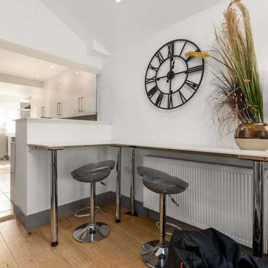 2 Goslyn Close - Photo 1