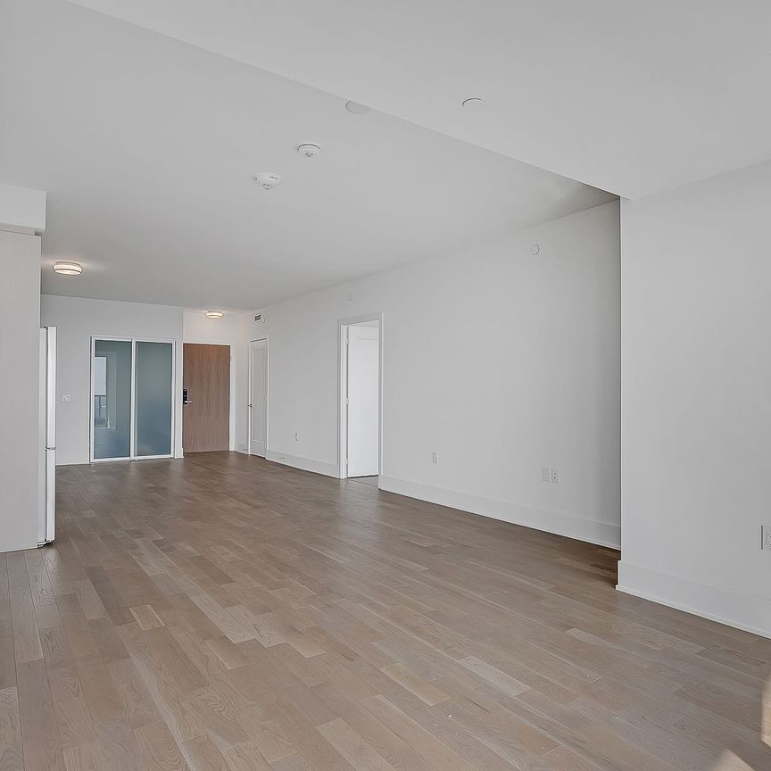 For Lease - 585 Bloor Street Unit# 4118, Toronto, Ontario - Photo 1