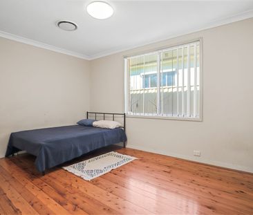 SINGLE STORY BRICK HOME IN A BLUE-RIBBON LOCATION - Photo 5