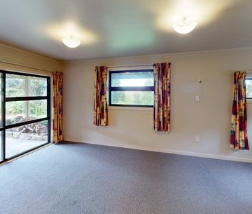 Awapuni - 4 Bedrooms - Photo 2
