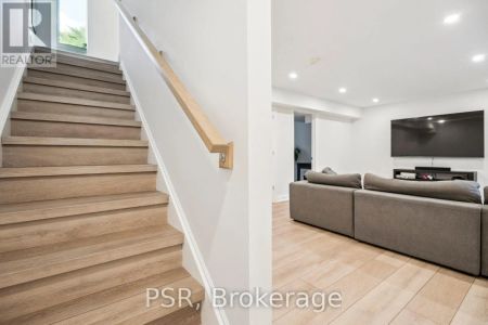 8 PAXTON AVENUE - Photo 5