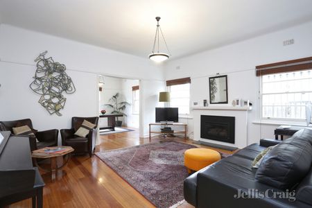 2/12 Marne Street, South Yarra - Photo 3