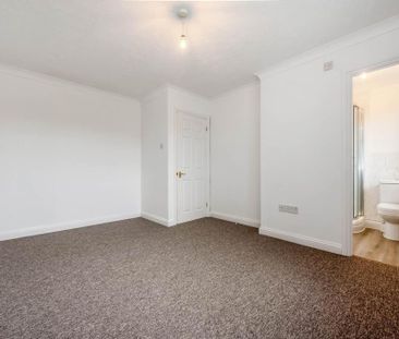 3 bedroom detached house to rent - Photo 4