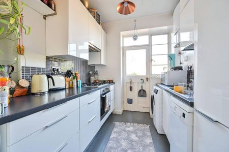2 bedroom flat to rent - Photo 3