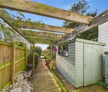 3 bedroom terraced house to rent - Photo 3