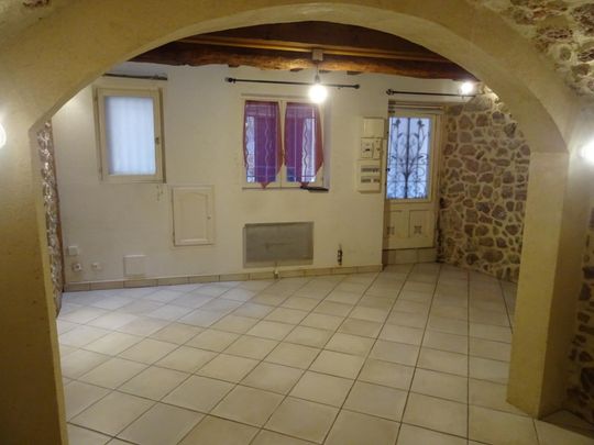 Location Maison 3 pièces 76m² CALLIAN 83440 - Photo 1