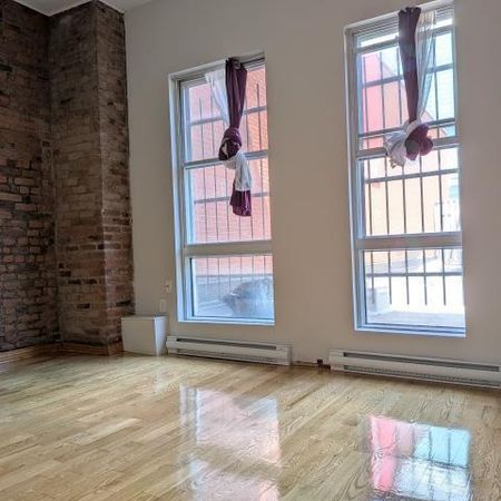 4 1/2 rénové rue St-Denis Berri-UQAM Centre-Ville Montréal Ville-Marie - appartement / logement à louer - Photo 3