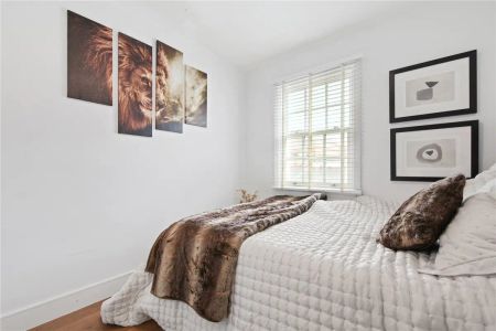 3 bedroom house in Marylebone - Photo 3