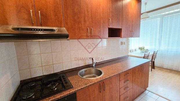 Na prenájom VEĽKÝ, zariadený 3 izbový byt s BONUSOM v Šali - Photo 1