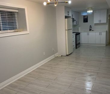 For Lease - 2539 Reglan Court, Mississauga, Ontario - Photo 5