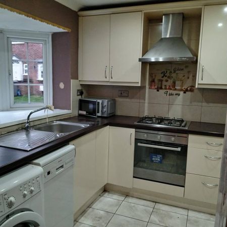 3 bedroom terraced house to rent - Photo 5