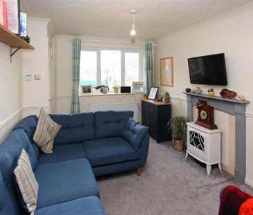 2 bedroom terraced house to rent - Photo 2