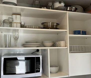 Fully furnished so handy - Photo 5