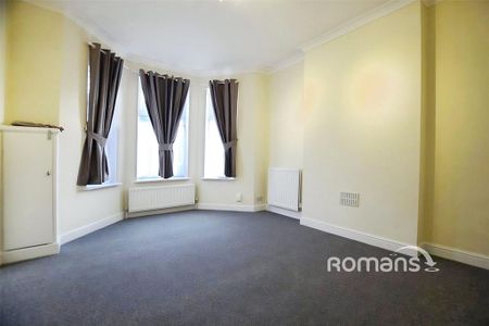 4 bedroom detached house to rent - Photo 2