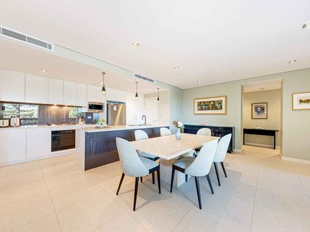 Fully Furnished Three Bedroom in the Heart of Northbridge - Photo 3