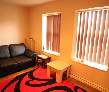 Dumfries Street - Town - Bedroom Apartment - Central Luton, LU1 - Photo 2