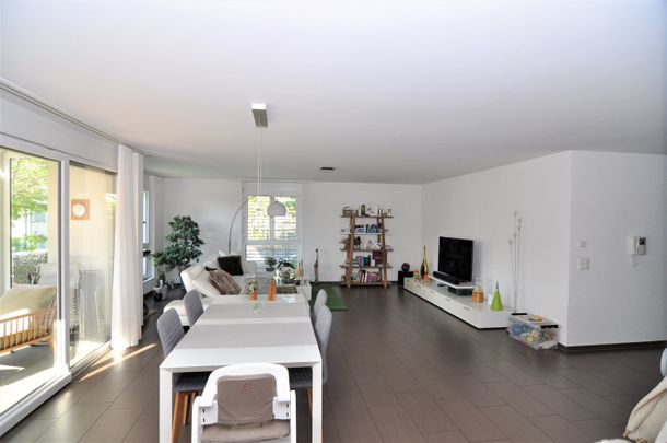 Helle 4.5-Zimmerwohnung mit Balkon und Garage in Oberuzwil - Foto 1
