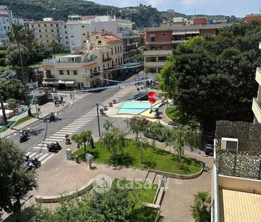 Quadrilocale in Affitto in Piazza Angelina Lauro a Sorrento - Foto 4