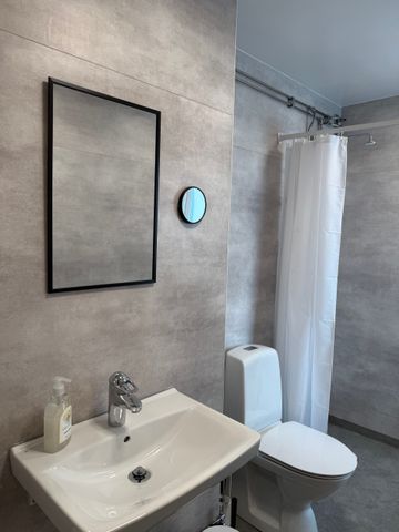 Möblerat rum på Torget vandrarhem i Kävlinge - 8 min med tåg till Lund C - Photo 3