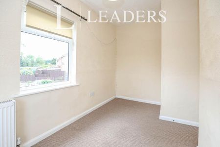 3 bedroom semi-detached house to rent - Photo 3