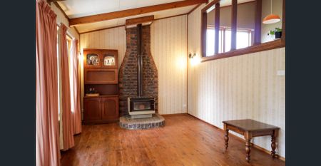 Three Bedroom Home with An entertaing area - Photo 2