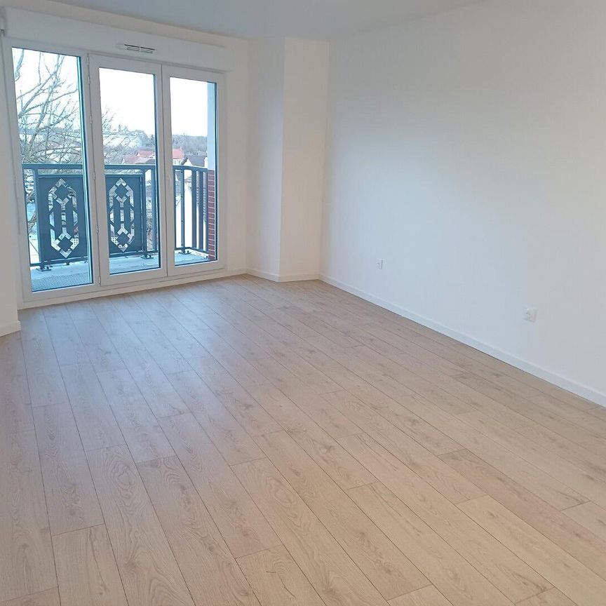 location Appartement T1 DE 29.93m² À LE BLANC MESNIL - Photo 1