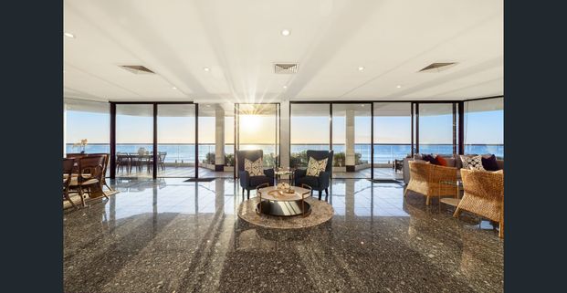 Absolute Beachfront Two-Level Penthouse - Photo 1