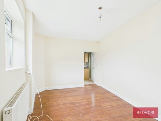 Flat to rent on - Photo 1